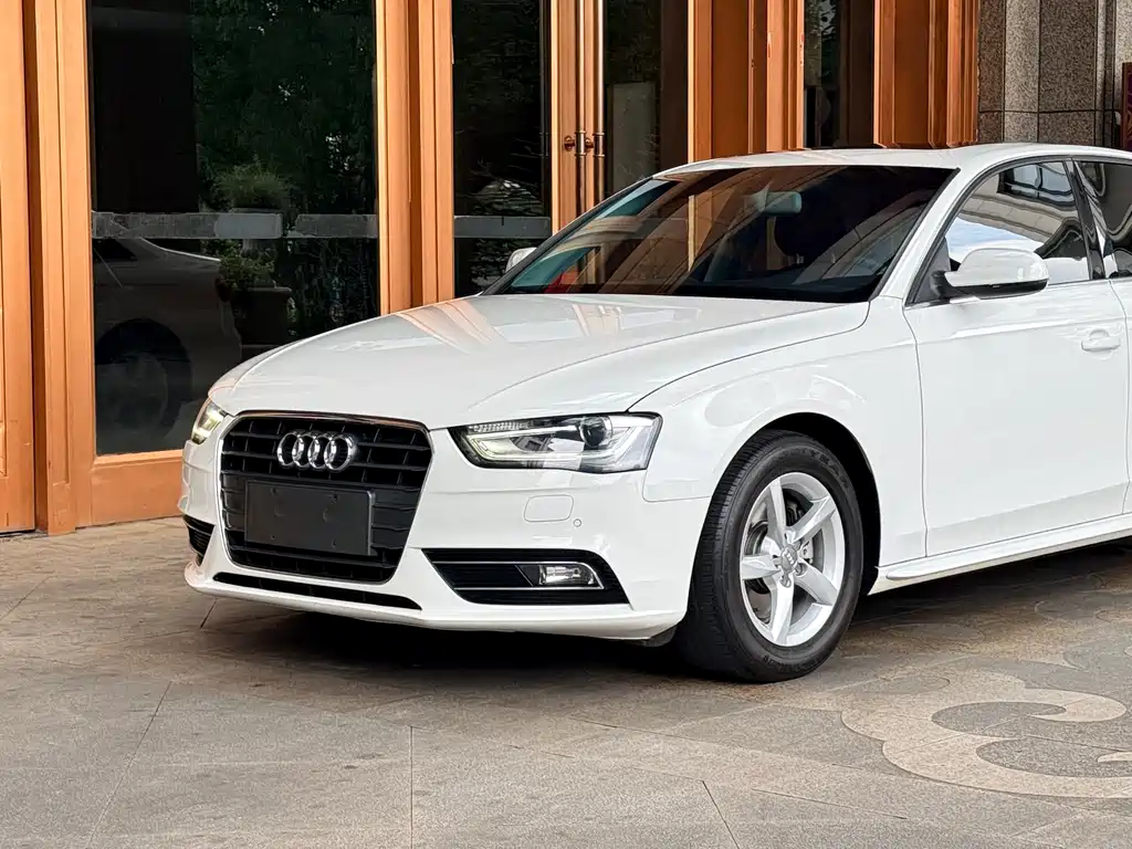Audi A4L 2014 — фото 3
