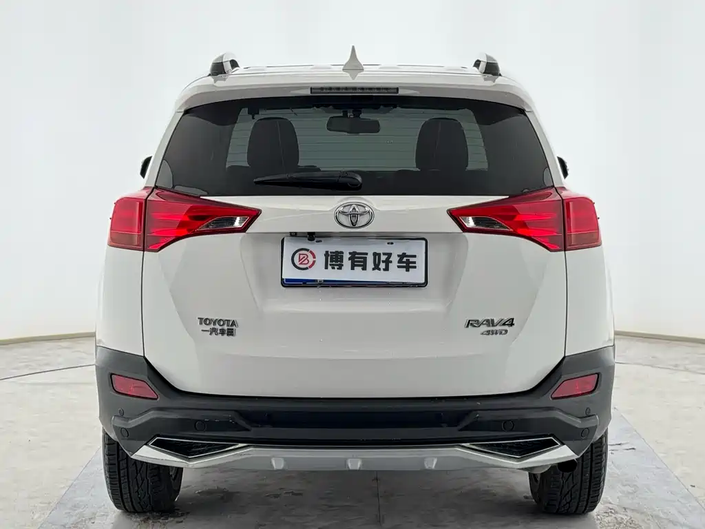 Toyota RAV4 2015 — фото 12