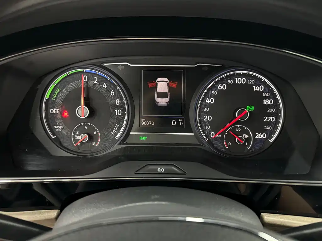 Volkswagen Passat Plug-In Hybrid 2019 — фото 10