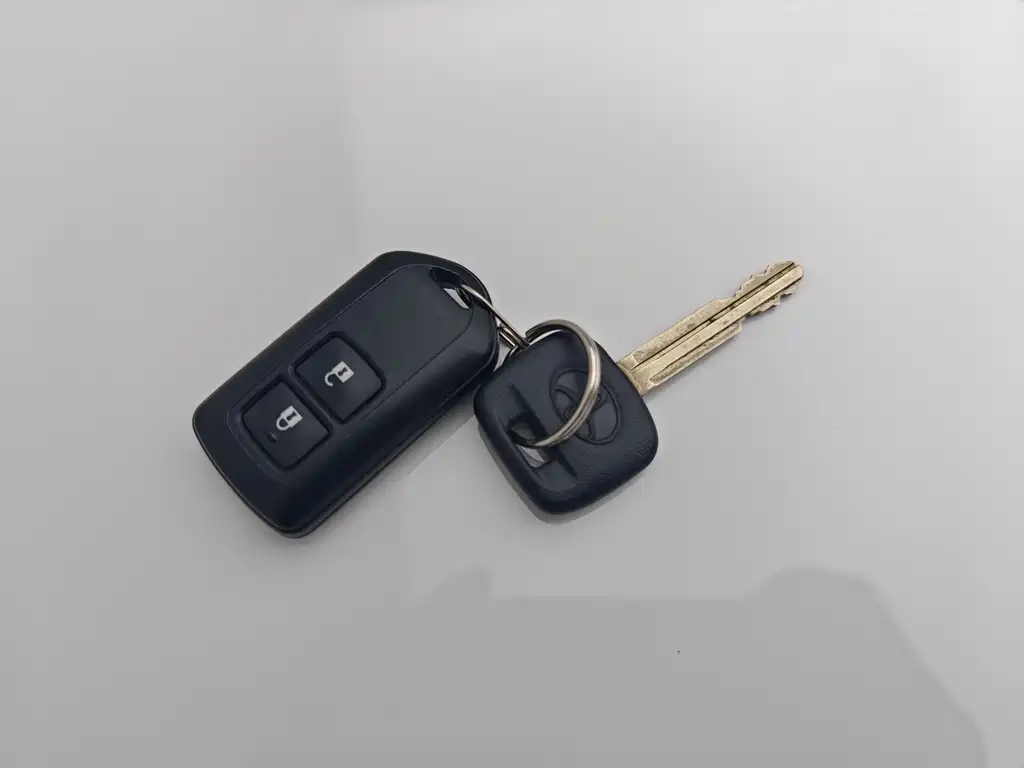 Toyota Yaris L 2020 — фото 20