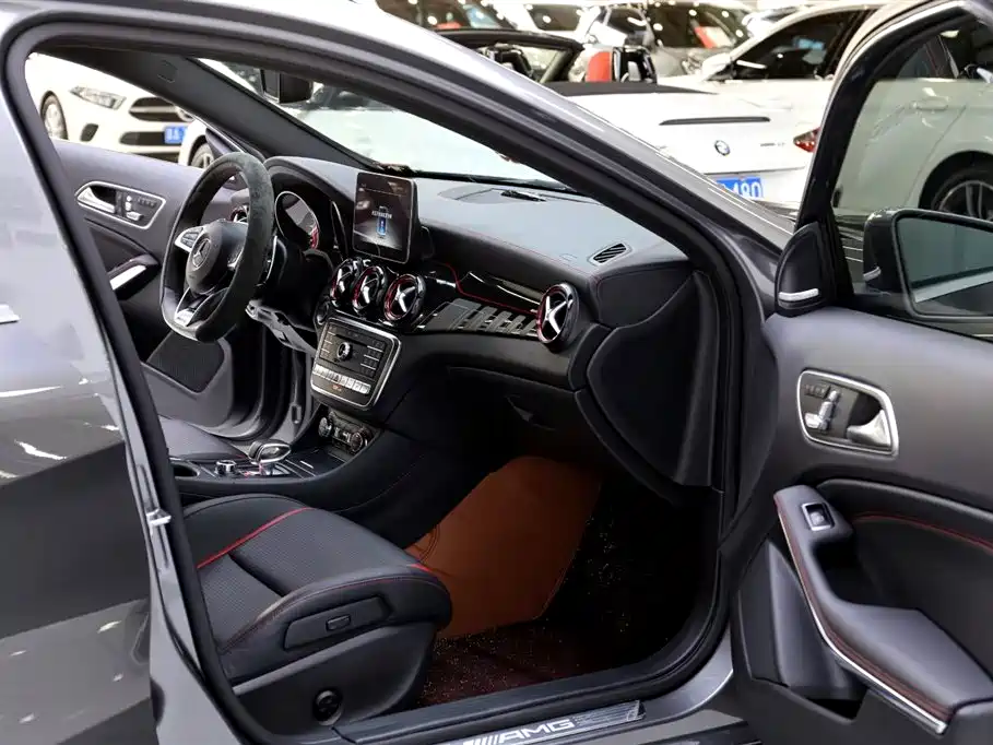 Mercedes-Benz GLA AMG 2019 — фото 17