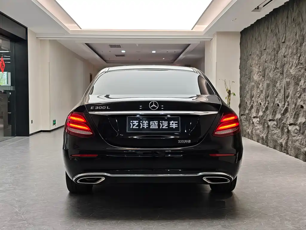 Mercedes-Benz E-Class 2019 — фото 11
