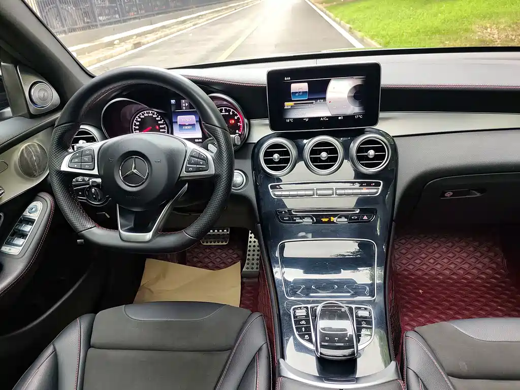 Mercedes-Benz GLC AMG 2018 — фото 9