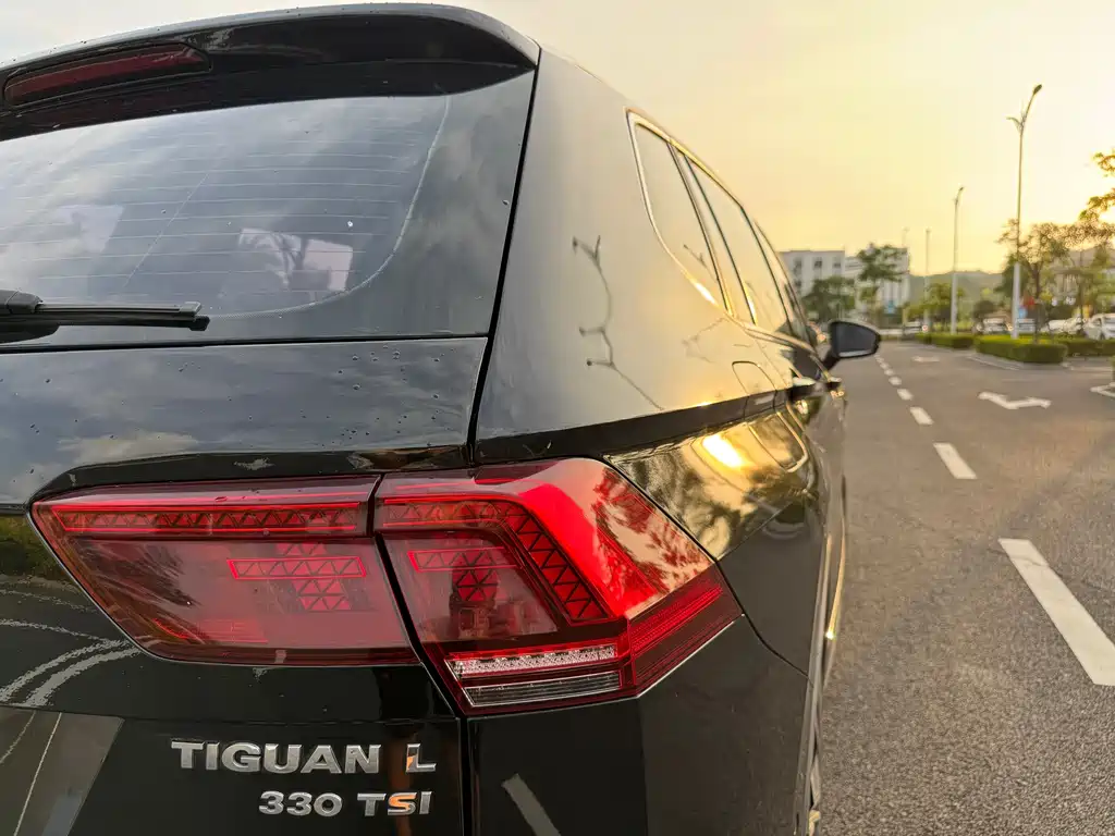 Volkswagen Tiguan L 2018 — фото 9