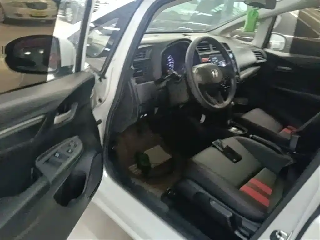 Honda Fit 2018 — фото 16