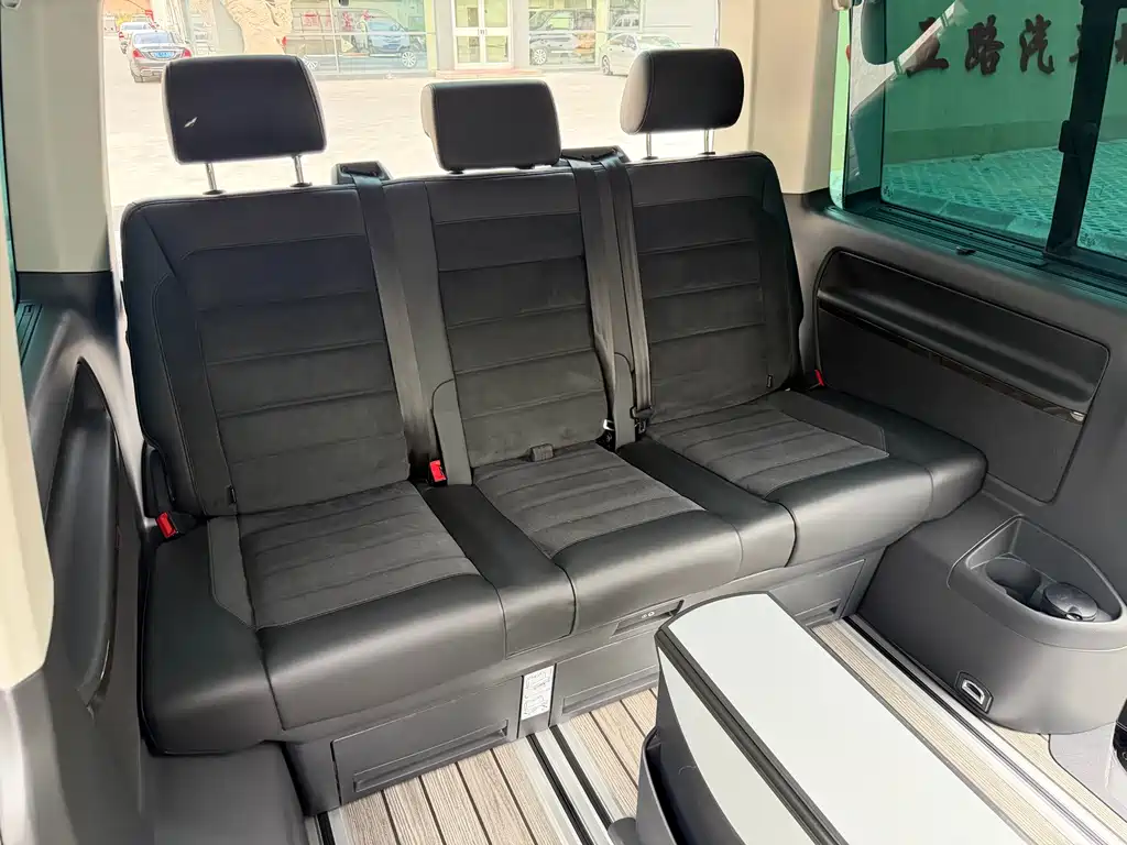 Volkswagen Multivan 2018 — фото 22
