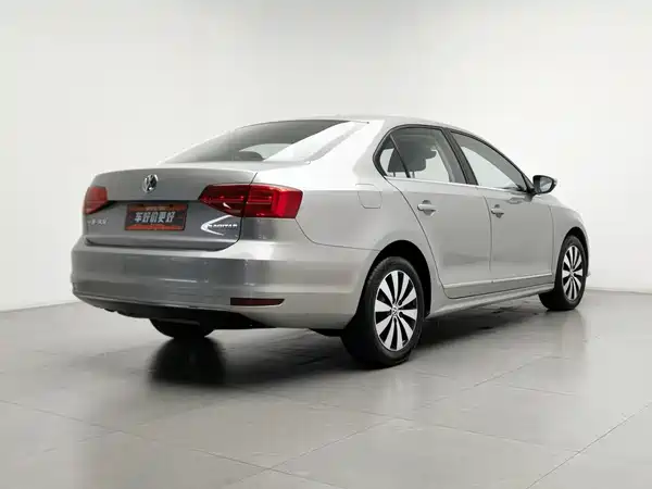 Volkswagen Sagitar 2018