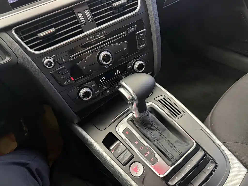 Audi A4L 2016