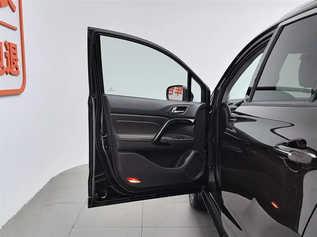 GAC Motor Trumpchi GS4 2015 — фото 8