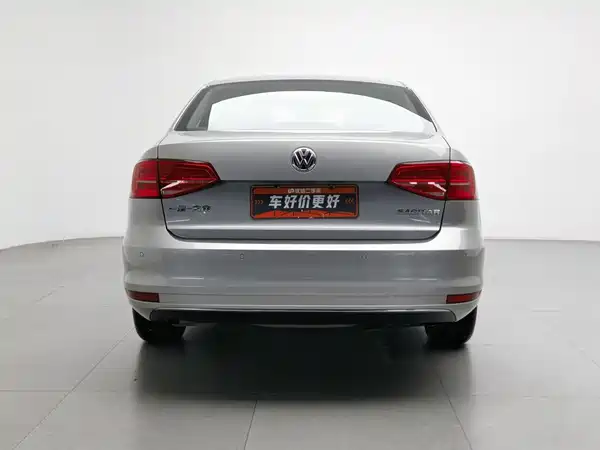 Volkswagen Sagitar 2018