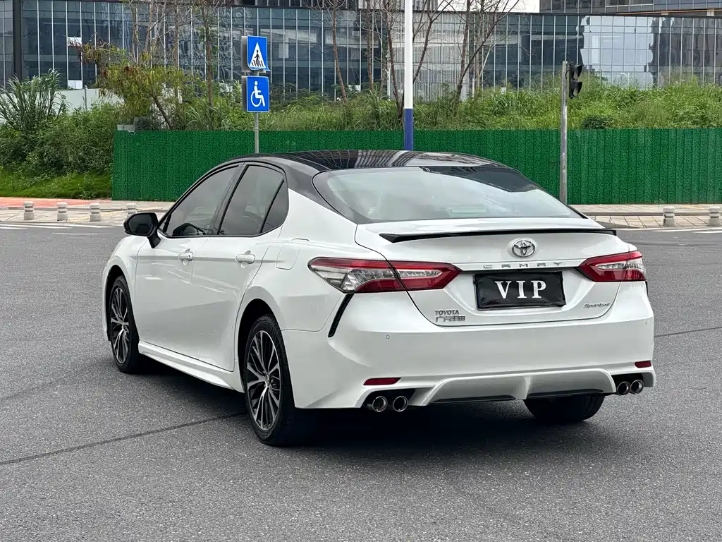 Toyota Camry 2020 — фото 11