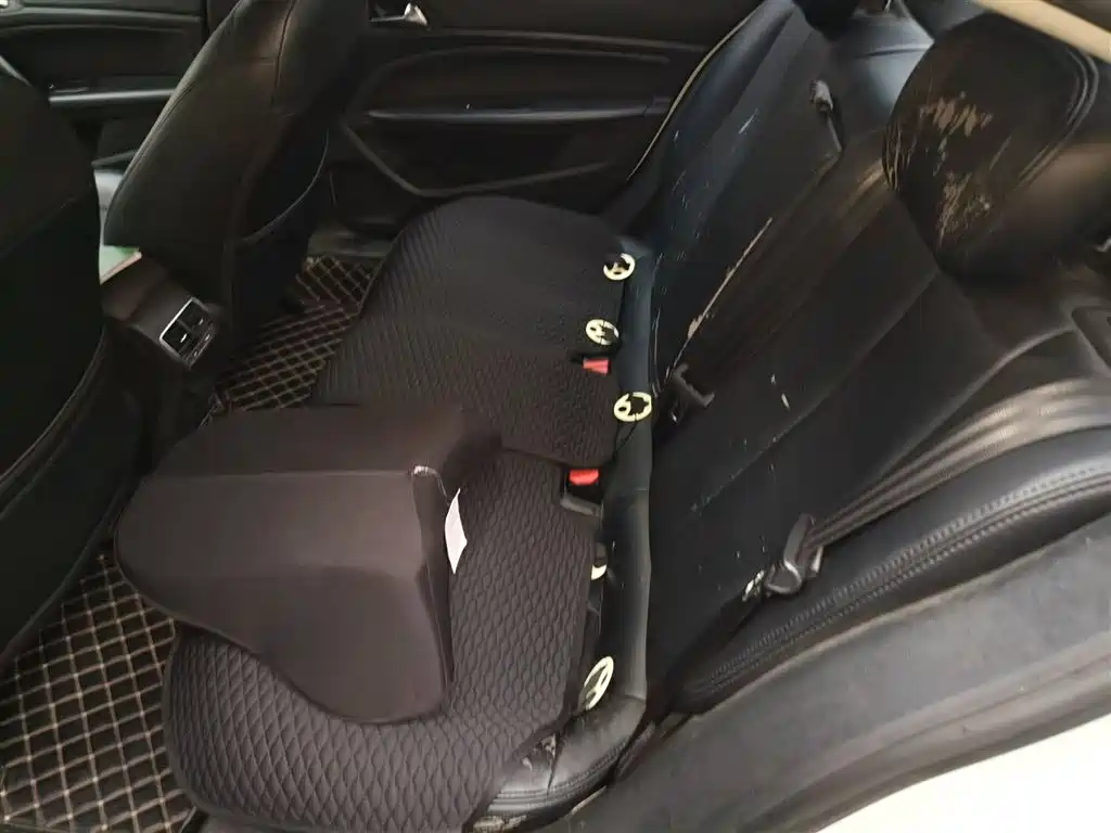 Peugeot 408 2015 — фото 15
