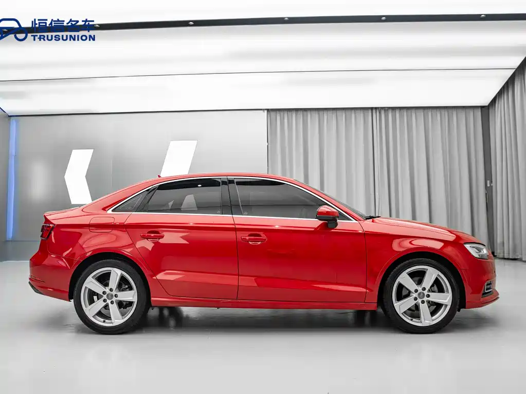 Audi A3 2018 — фото 7