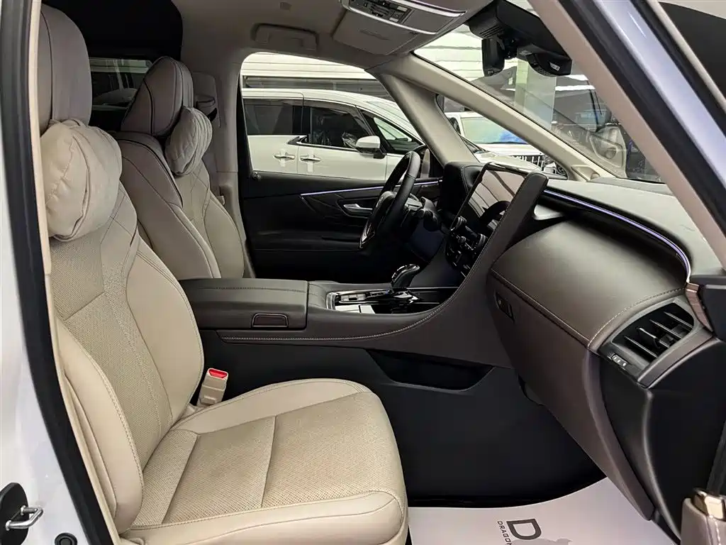 Toyota Alphard 2025 — фото 17
