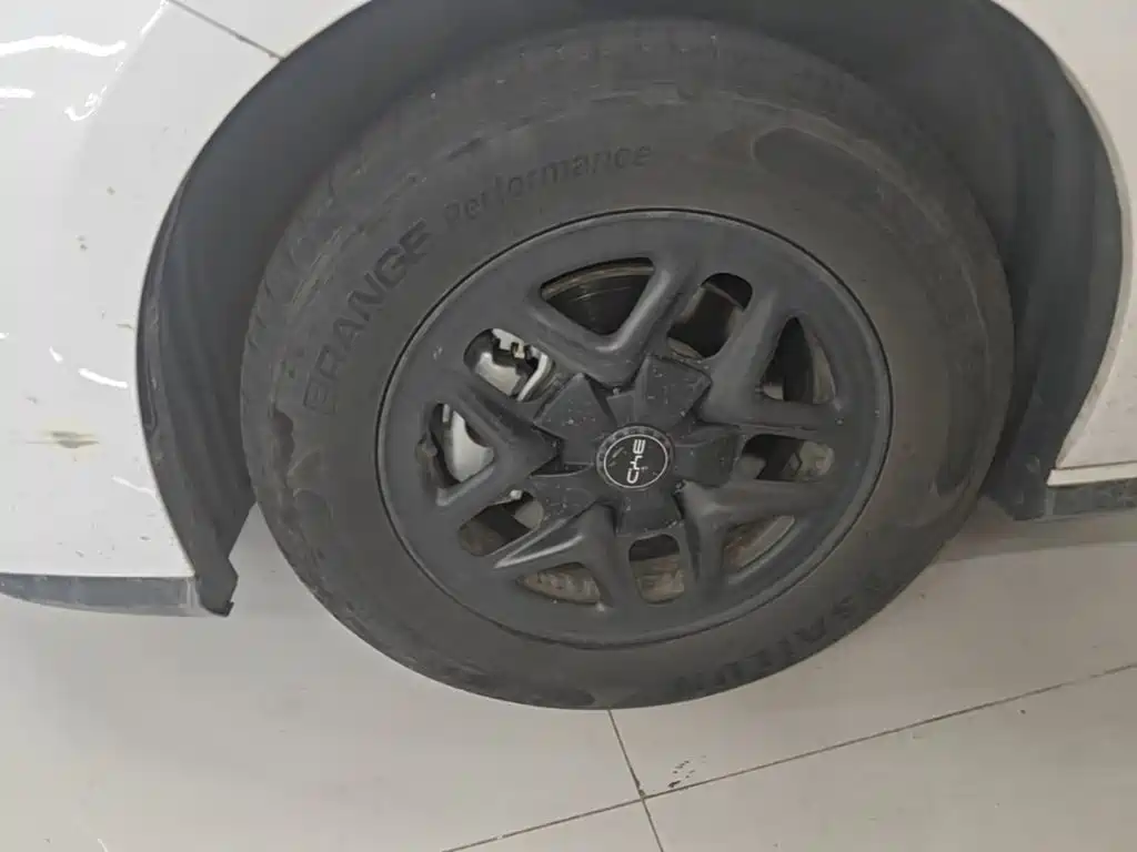 BYD Seal 05 DM-i 2025 — фото 23