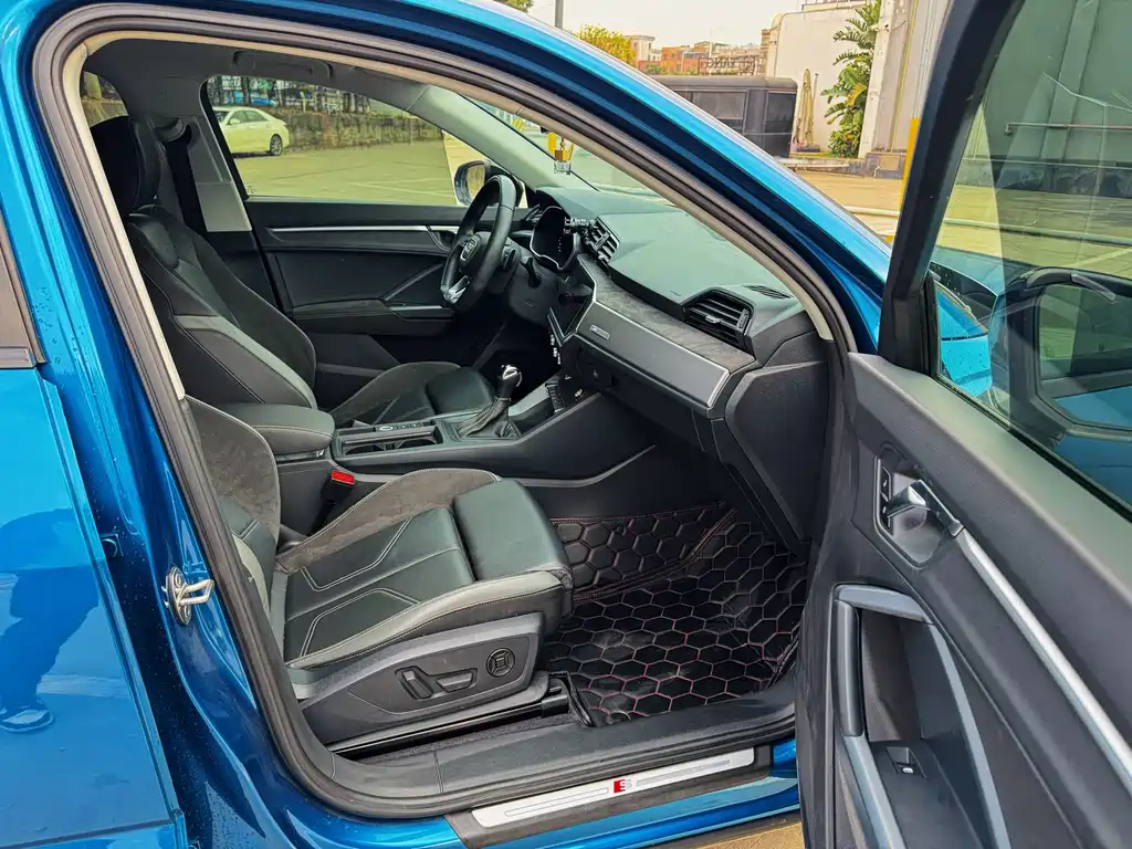 Audi Q3 Sportback 2023 — фото 15