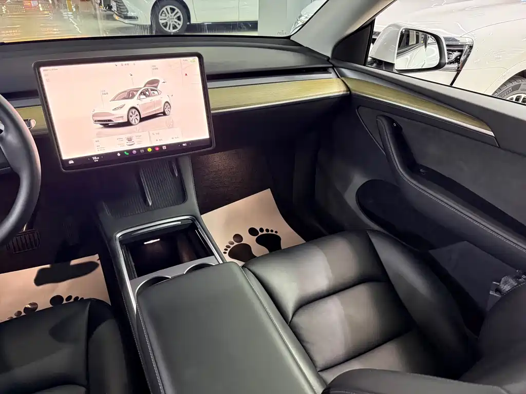 Tesla Model Y 2023 — фото 12