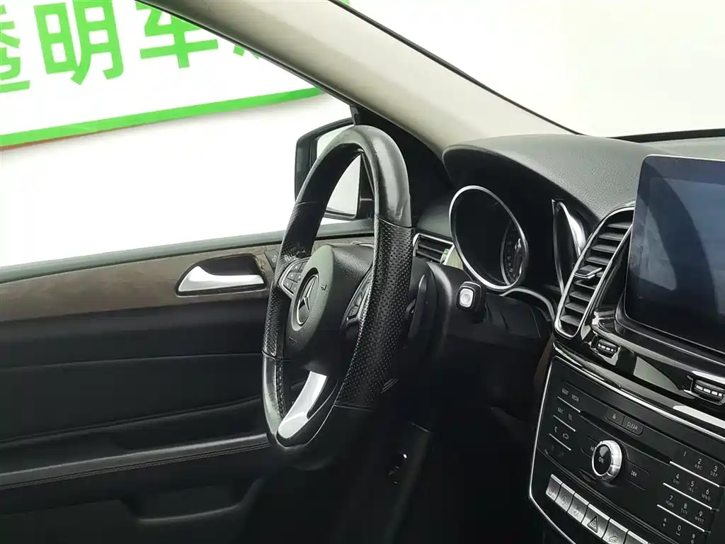 Mercedes-Benz GLE 2017 — фото 22