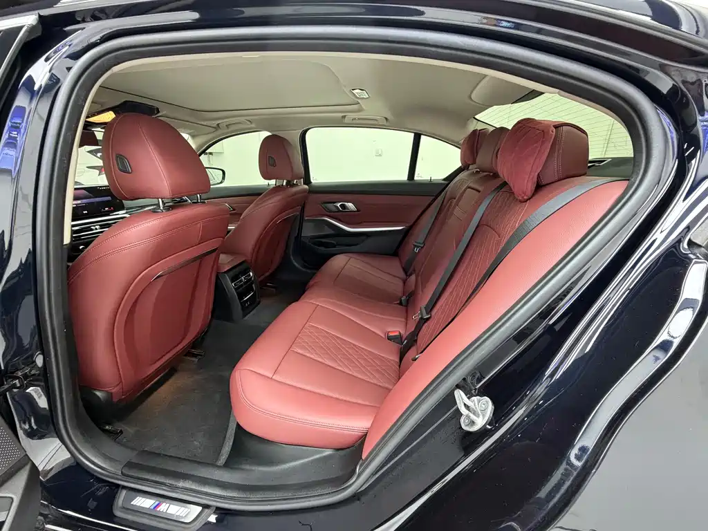 BMW 3 Series 2023 — фото 15