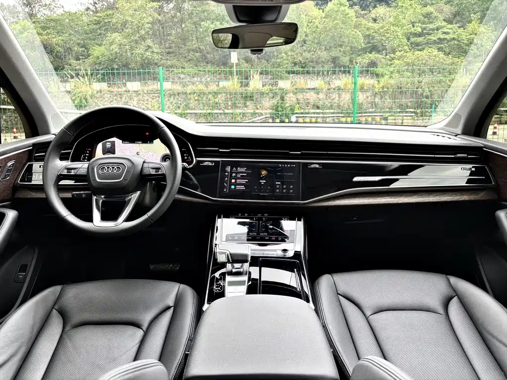 Audi Q7 2023 — фото 17