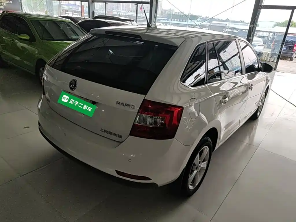Skoda Rapid Spaceback 2016 — фото 7