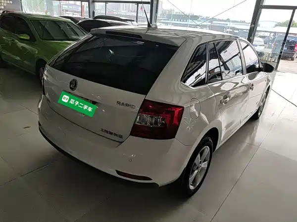 Skoda Rapid Spaceback 2016