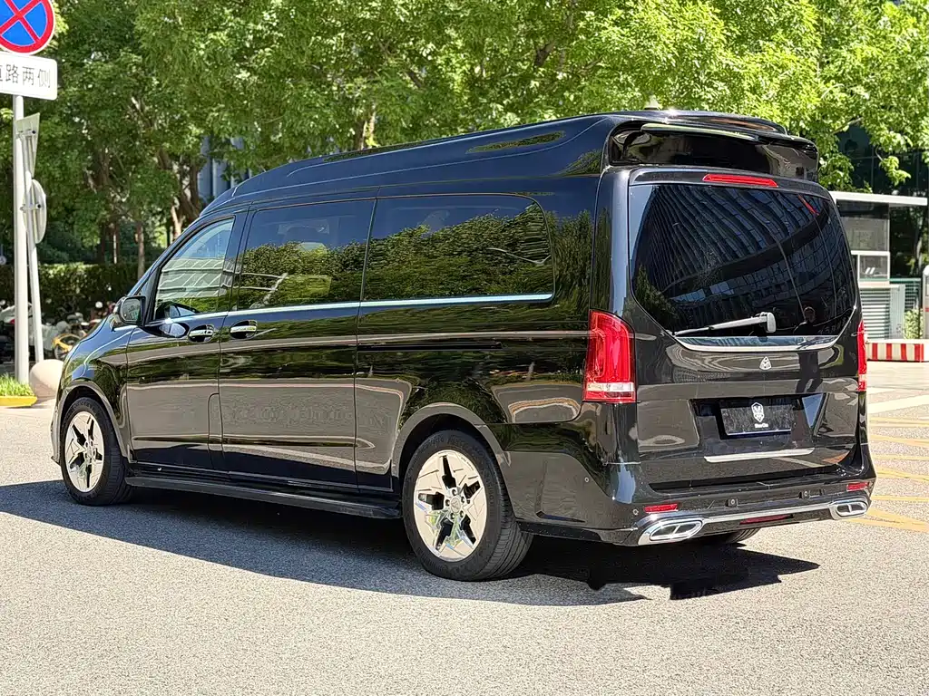 Mercedes-Benz V-Class 2022 — фото 4
