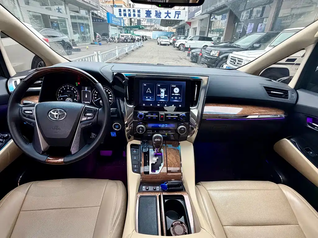 Toyota Alphard 2016 — фото 6
