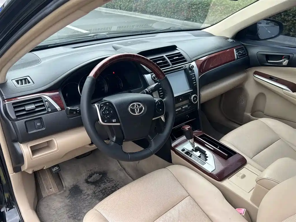 Toyota Camry 2013 — фото 13