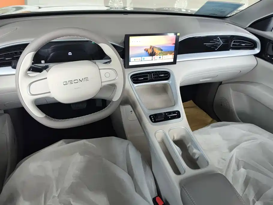 Geely Galaxy Starwish 2026 — фото 12