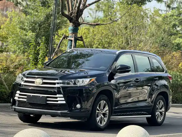 Toyota Highlander 2021