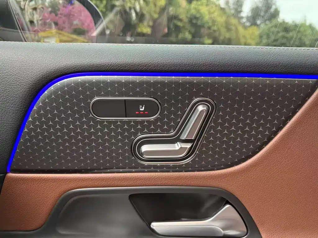 Mercedes-Benz GLB 2025 — фото 12