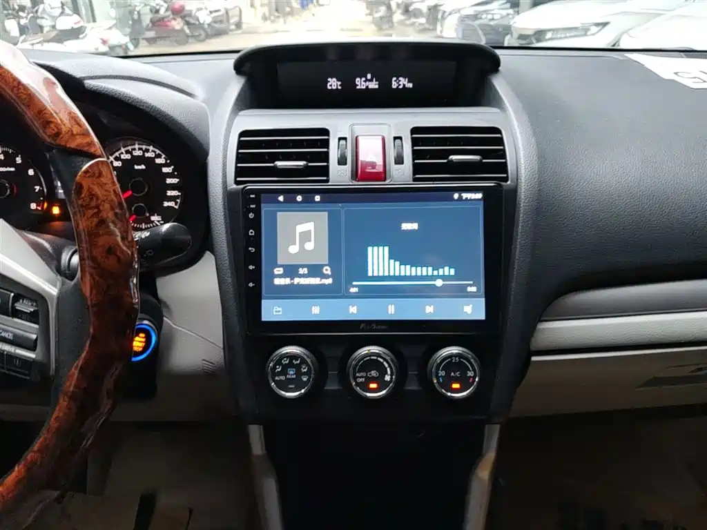 Subaru Forester 2015 — фото 13