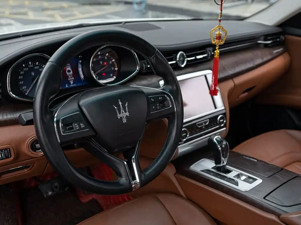 Maserati Quattroporte 2015 — фото 9