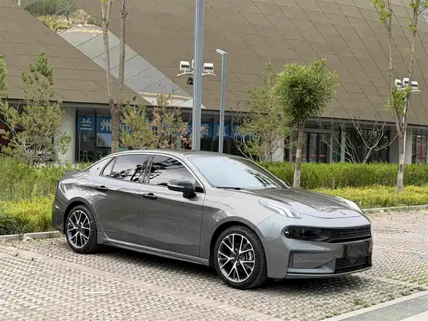 Lynk & Co 03 2022
