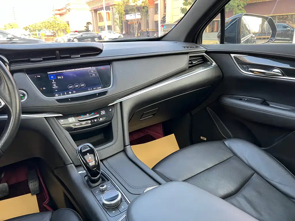 Cadillac XT5 2020 — фото 12