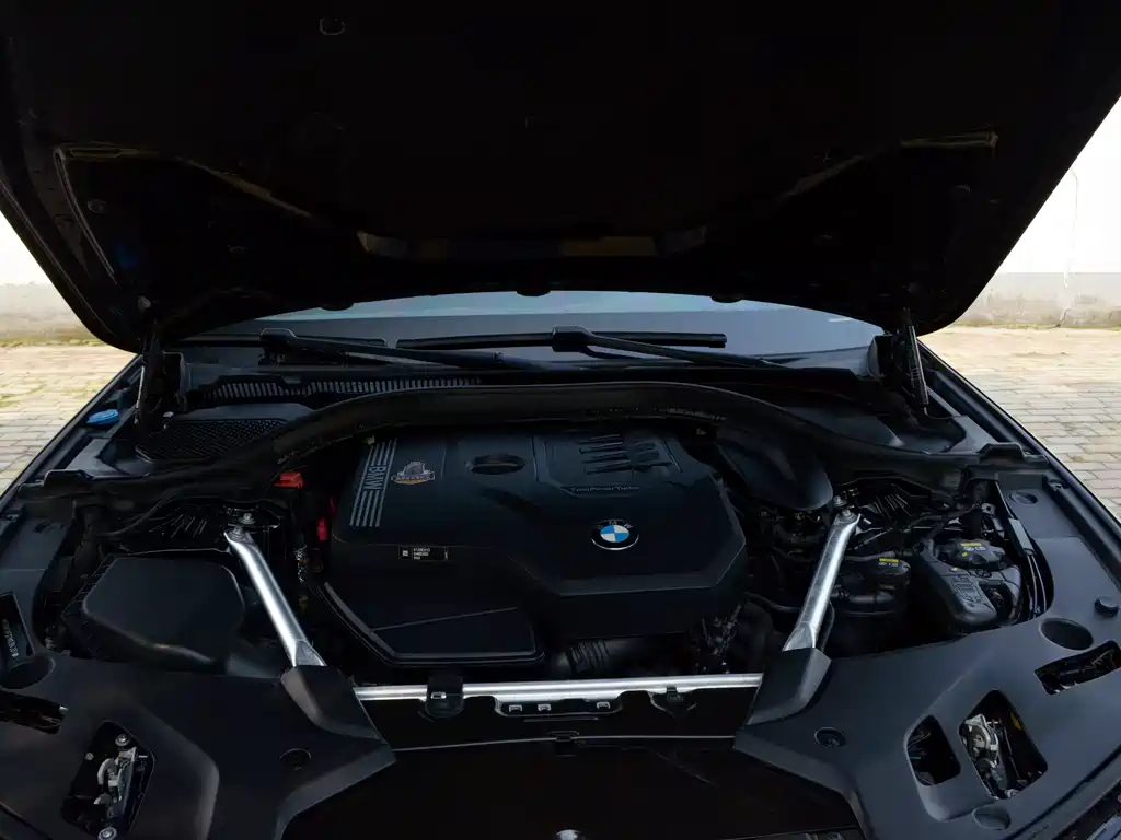 BMW 5 Series 2021 — фото 12