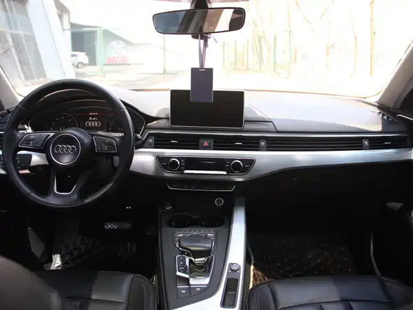 Audi A4L 2017