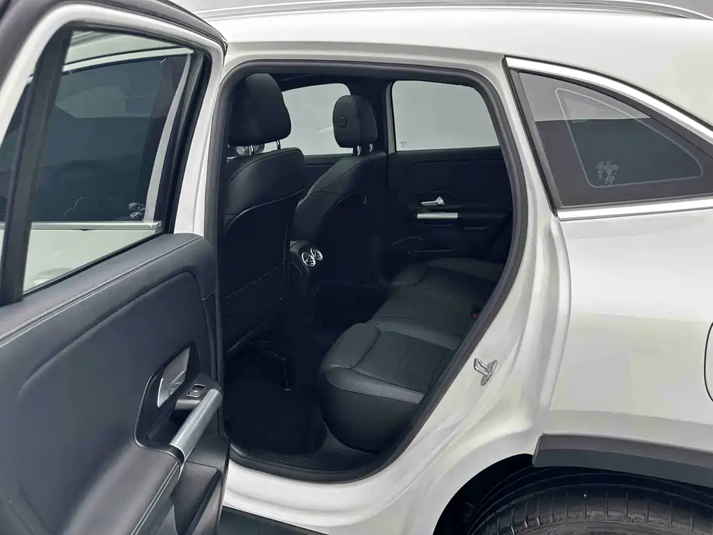 Mercedes-Benz GLA 2021 — фото 12