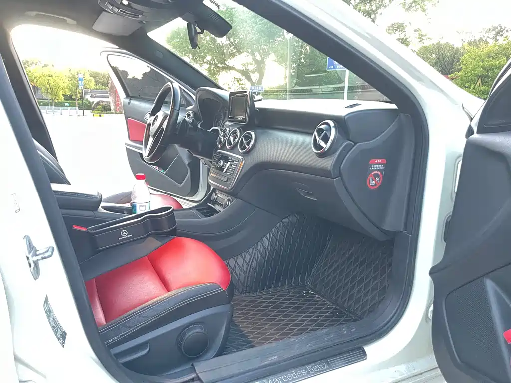 Mercedes-Benz A-Class 2015 — фото 9