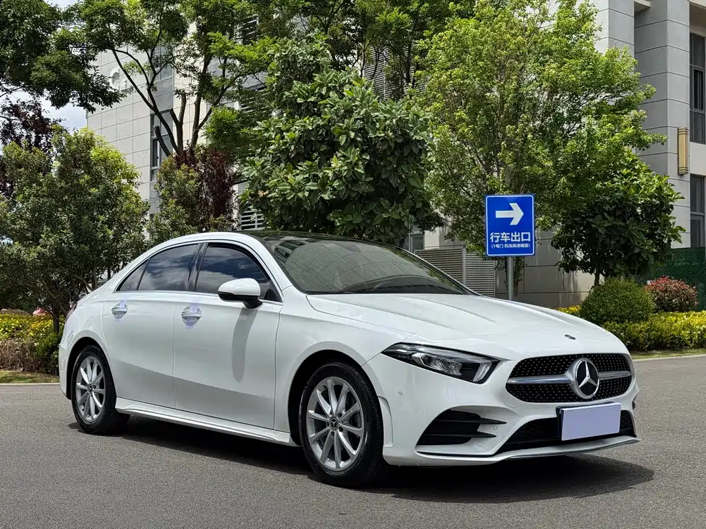 Mercedes-Benz A-Class 2020 — фото 3