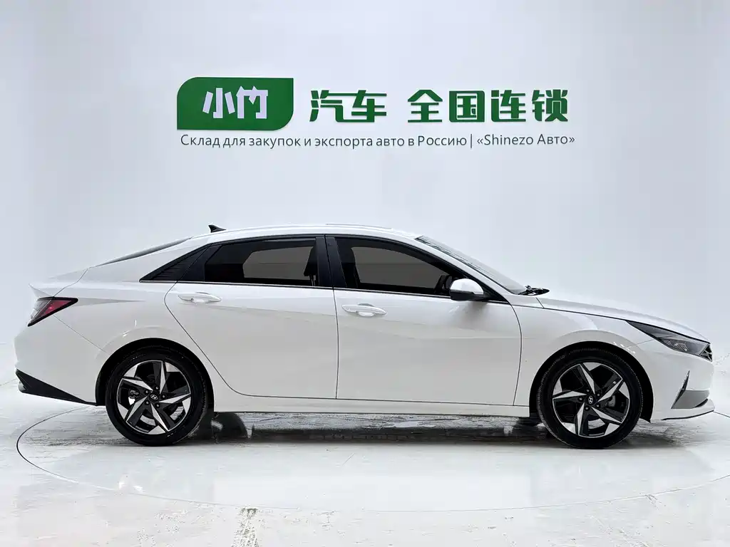 Hyundai Elantra 2023