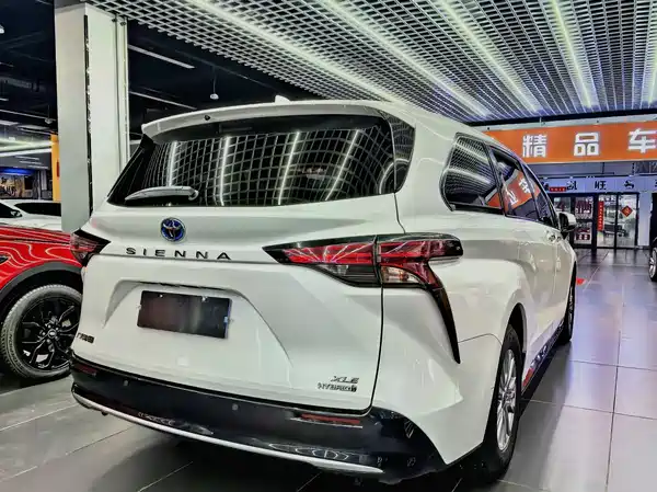 Toyota Sienna 2021