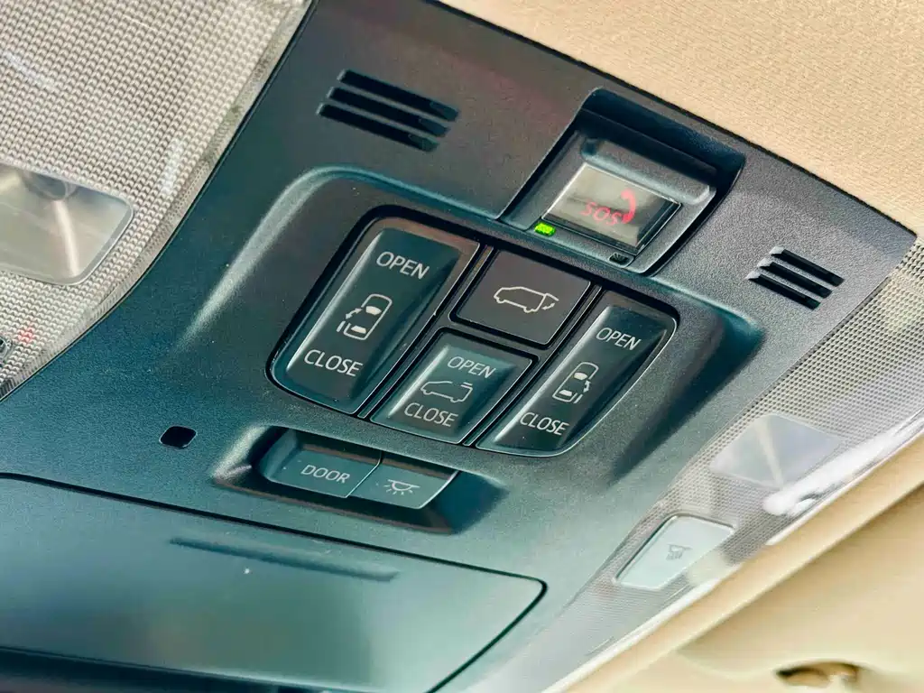 Toyota Vellfire 2021 — фото 14