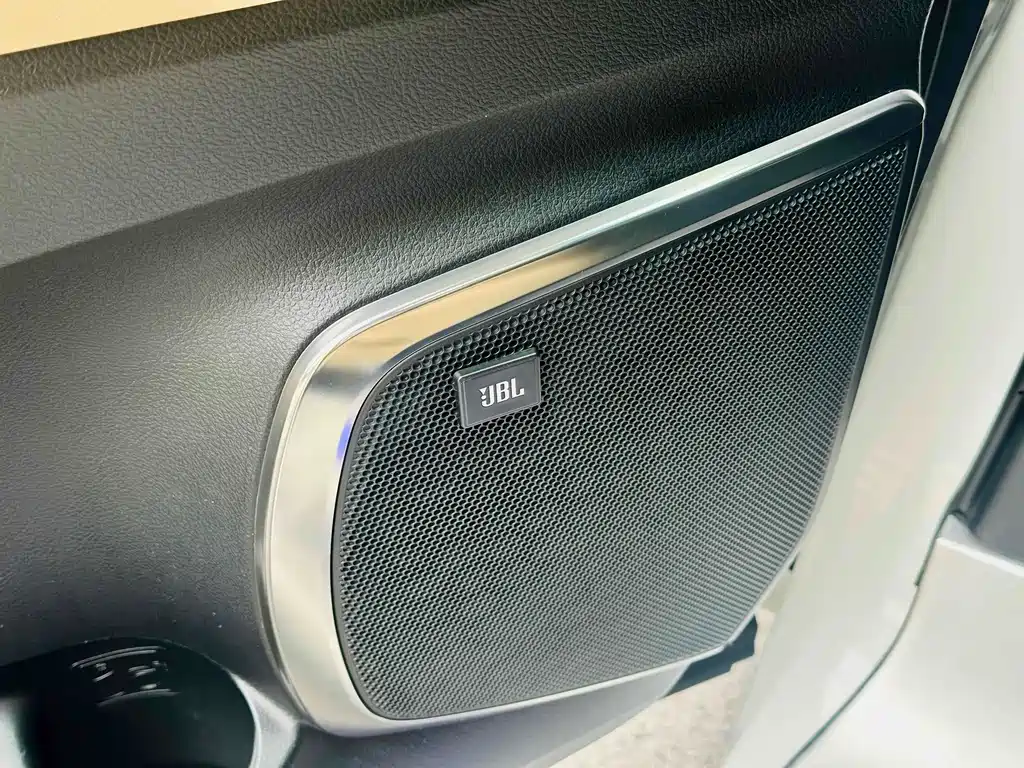 Toyota Vellfire 2021 — фото 12