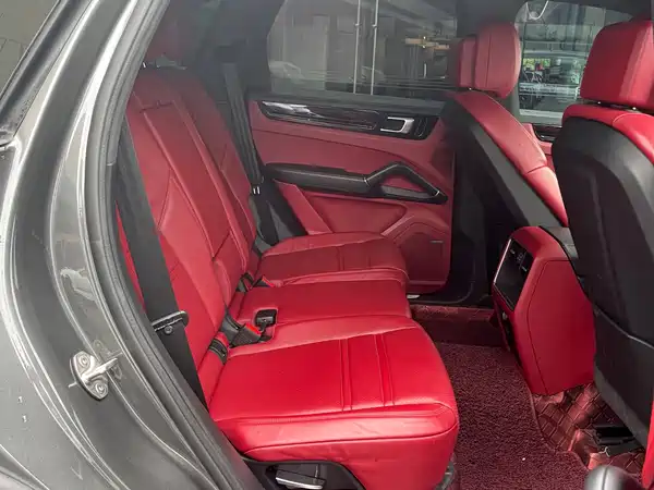 Porsche Cayenne 2021