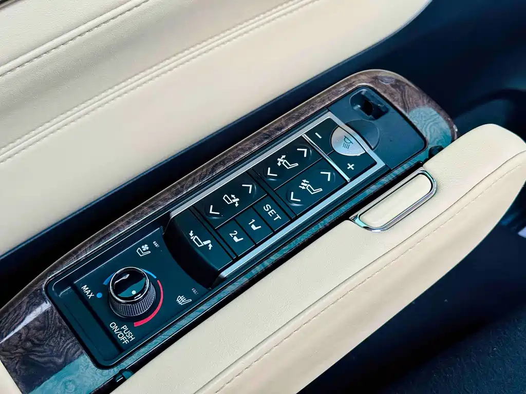 Toyota Vellfire 2021 — фото 17