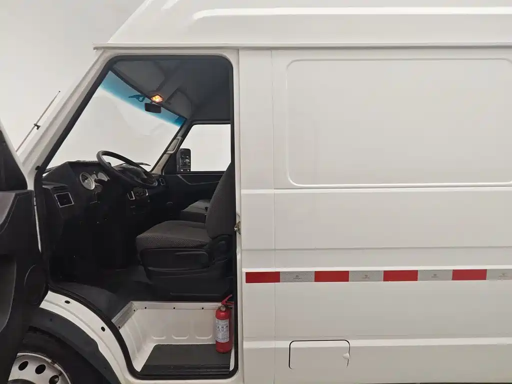Iveco Proud 2020 — фото 10