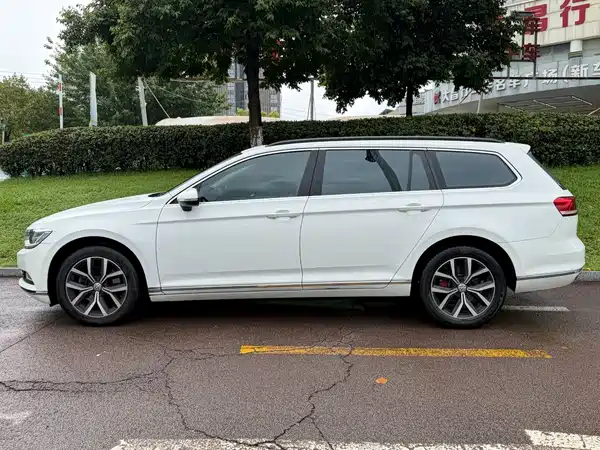Volkswagen Viloran 2019