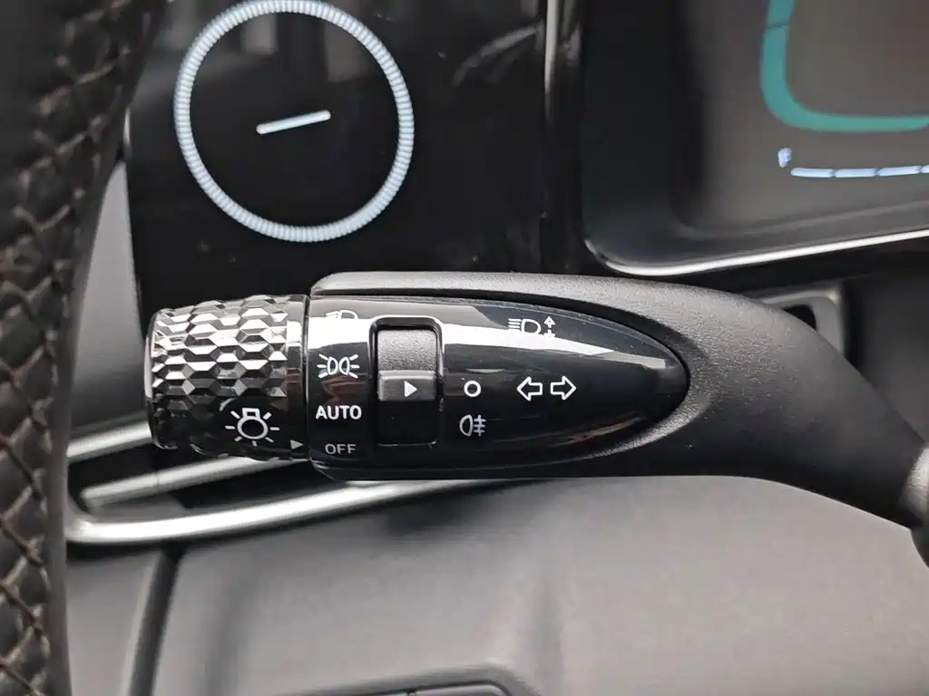 Hyundai Elantra 2023 — фото 21